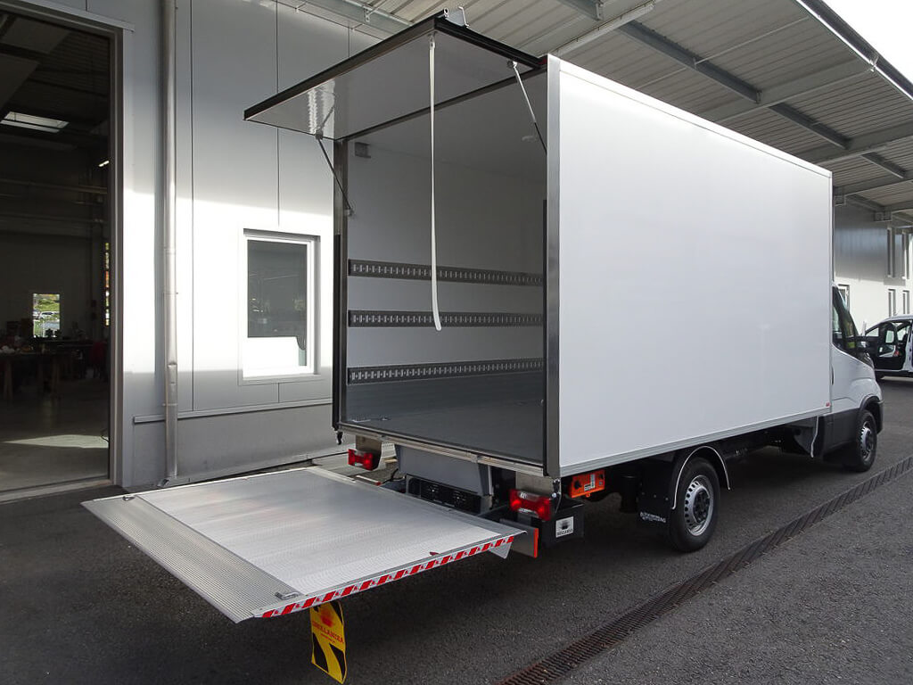 Carrosserie Filipelli AG Kofferaufbau Hebebühne