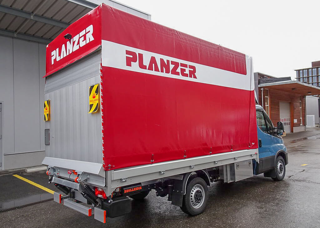 Fahrzeugbau Hebebühne Bern Planzer Plane