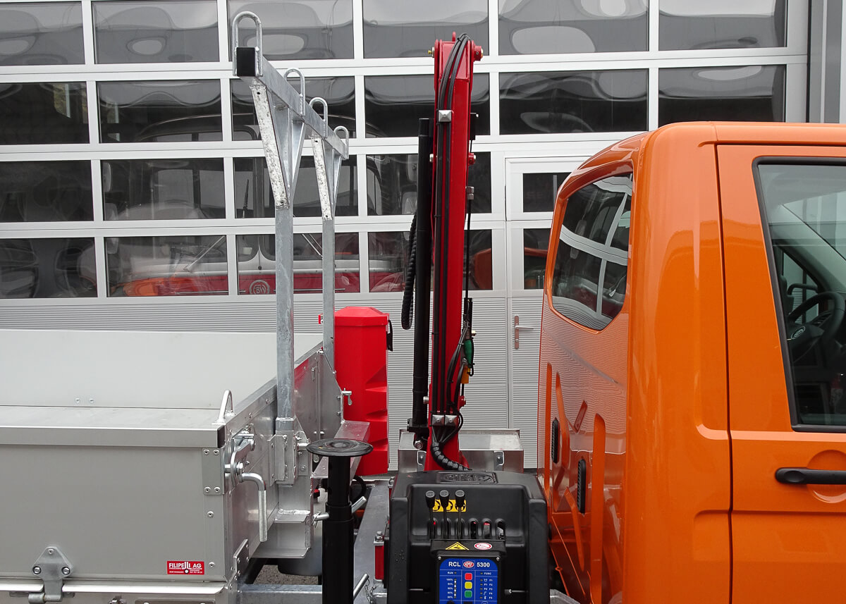 Carrosserie Filipelli AG Kran Kabine orange