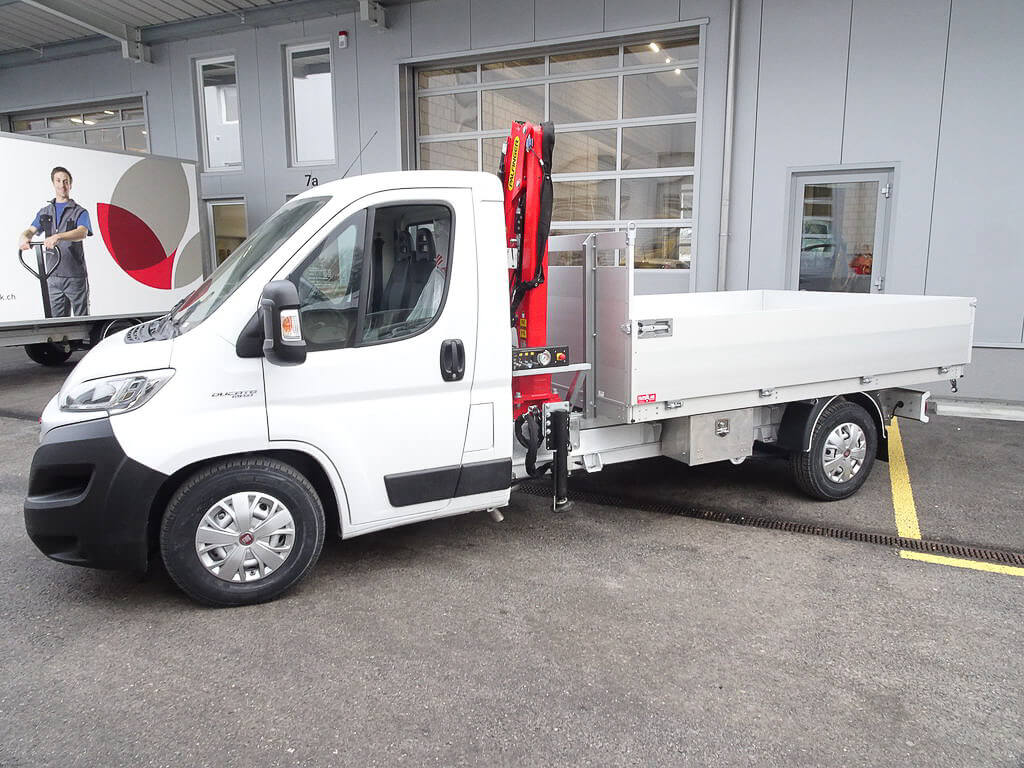 Carrosserie Filipelli AG Kran hinter Kabine